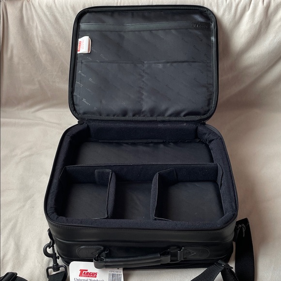NWT TARGUS  Black Universal notebook Laptop Bag. - Picture 5 of 8